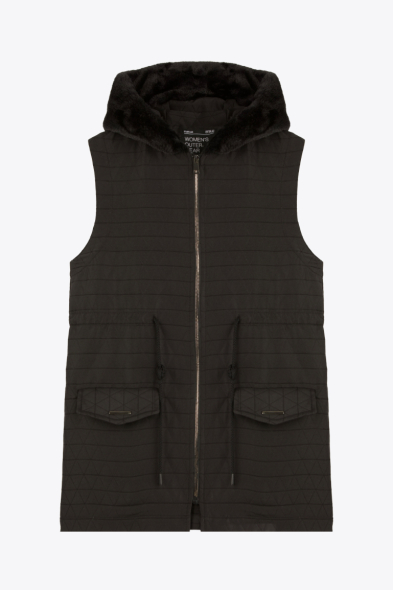 GILET À CAPUCHE 